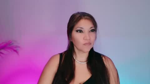 DivineLynn online show from July 29, 1:00 pm