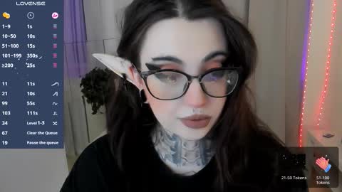 Snapshot of dixipixi_ chatting on October 10, 5:45 am dixipixi_ online show from October 10, 5:45 am