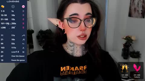Snapshot of dixipixi_ chatting on October 12, 6:05 am dixipixi_ online show from October 12, 6:05 am