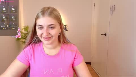 Snapshot of do_u_want_alice chatting on September 19, 2:32 am Alice online show from September 19, 2:32 am