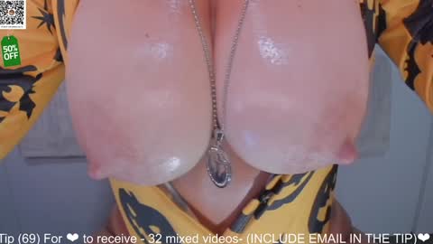 Snapshot of dolce4you69 chatting on October 13, 5:54 am Dea----IF YOU WANT TO SUPPORT ME -Purshase subscribtions scroll BIO THANK YOU LOVE - online show from October 13, 5:54 am