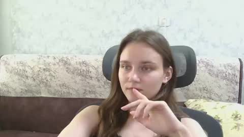 dolcezza_ online show from July 28, 11:17 am