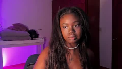 Snapshot of dolly_paige chatting on September 29, 9:58 am emily -- online show from September 29, 9:58 am