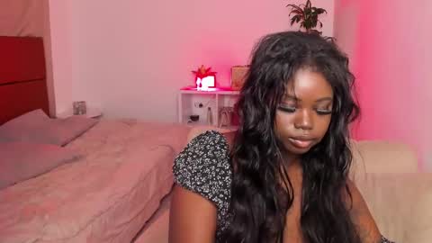 Snapshot of dolly_paige chatting on January 16, 10:53 am emily -- online show from January 16, 10:53 am