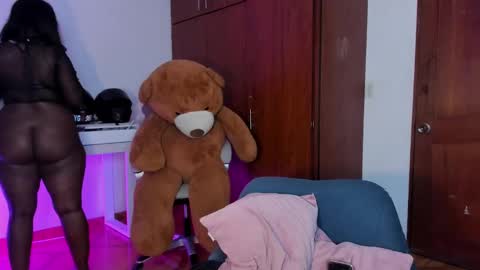 Snapshot of dolly_paige chatting on September 25, 8:35 am emily -- online show from September 25, 8:35 am