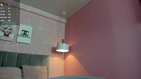 Call me Zoe  online show from February 11, 5:16 am