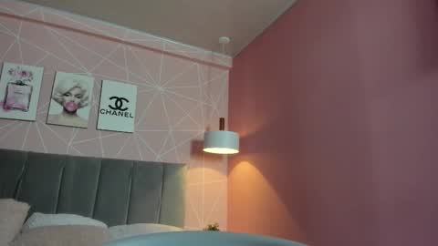 Call me Zoe  online show from September 16, 11:02 pm