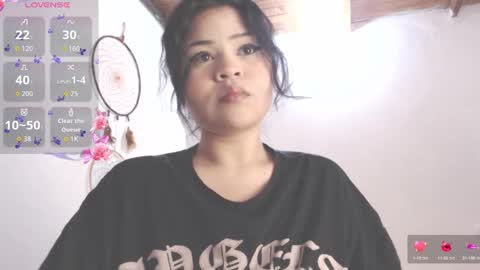 Snapshot of dollysweet666 chatting on October 6, 1:17 pm dollysweet666 online show from October 6, 1:17 pm