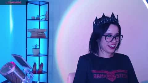Snapshot of domgiirl chatting on October 2, 5:18 pm Mistress online show from October 2, 5:18 pm