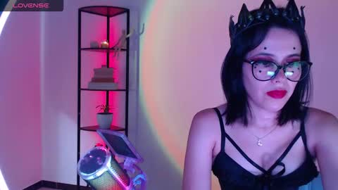 Snapshot of domgiirl chatting on September 17, 3:21 pm Mistress online show from September 17, 3:21 pm