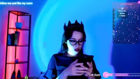 Snapshot of domgiirl chatting on January 13, 1:56 am Mistress online show from January 13, 1:56 am