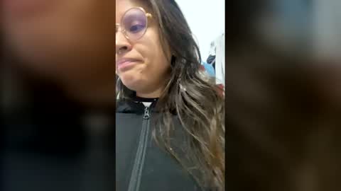   online show from April 16, 8:52 pm