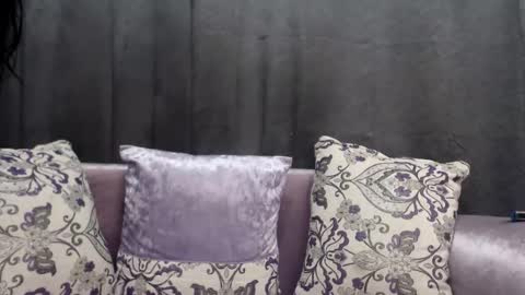 MizzIssy online show from November 30, 5:11 am