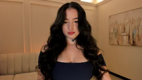 Dominique online show from July 3, 8:15 pm