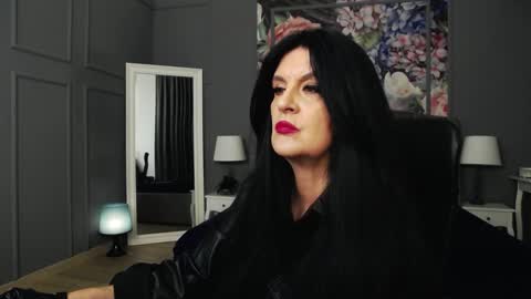 Snapshot of dommelisa chatting on January 22, 9:22 pm Dom Melisa online show from January 22, 9:22 pm