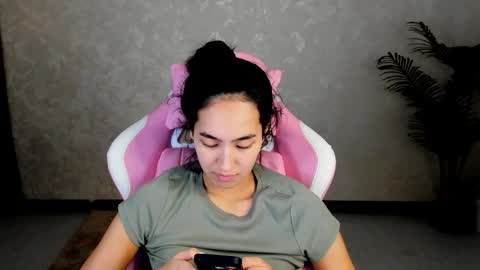 Aura online show from November 18, 3:18 am