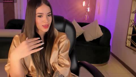  Donna Stonne  online show from October 30, 5:32 am