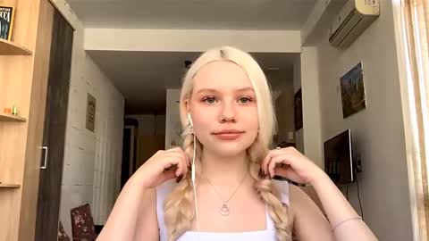 Stella online show from October 17, 11:24 am