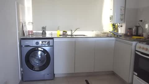 Donatella online show from November 17, 11:55 am