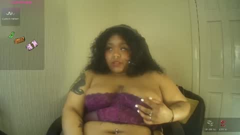 DeeDee online show from April 16, 8:19 pm