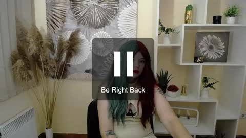 Snapshot of dream_caster_ chatting on October 17, 10:51 am dream caster online show from October 17, 10:51 am