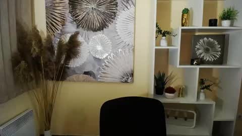 Snapshot of dream_caster_ chatting on October 16, 7:44 am dream caster online show from October 16, 7:44 am