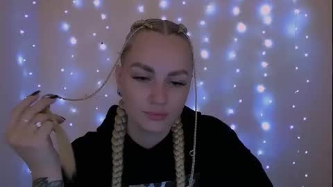 Snapshot of dream_dolly_ chatting on October 9, 1:37 pm dream_dolly_ online show from October 9, 1:37 pm