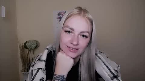 Snapshot of dream_dolly_ chatting on September 21, 10:14 am dream_dolly_ online show from September 21, 10:14 am