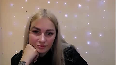 Snapshot of dream_dolly_ chatting on October 2, 10:42 am dream_dolly_ online show from October 2, 10:42 am