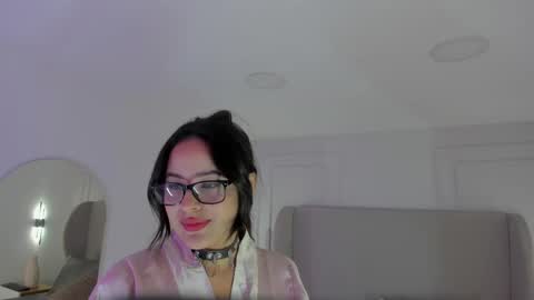 Snapshot of dream_nena chatting on October 3, 4:17 am N E N A online show from October 3, 4:17 am