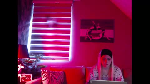 A girl online show from January 13, 8:26 am