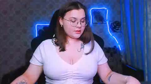 dreamforyoue2 online show from February 18, 6:51 pm