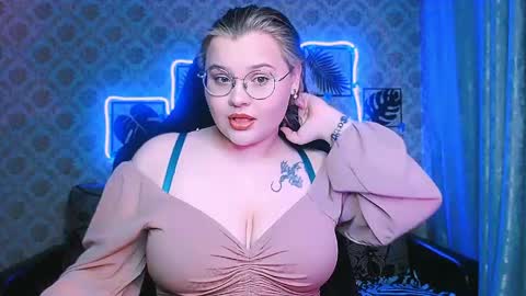 dreamforyoue2 online show from April 2, 8:17 pm