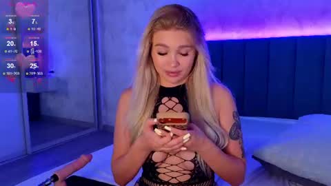 Mila online show from July 21, 8:59 am