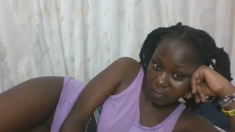 Snapshot of dreamylyne chatting on October 4, 10:03 pm MERCY online show from October 4, 10:03 pm