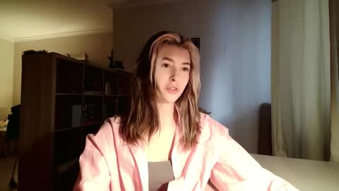 Dia online show from February 11, 1:34 pm