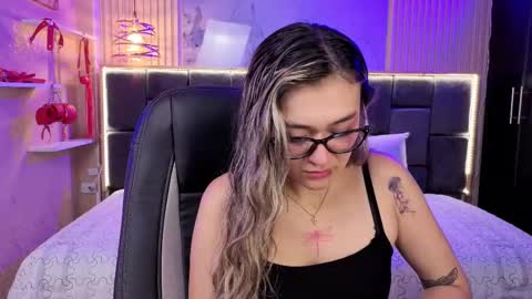 Victoria online show from November 10, 7:53 pm