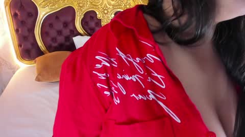 Snapshot of dulce_26_ chatting on January 21, 5:20 pm Lucy online show from January 21, 5:20 pm
