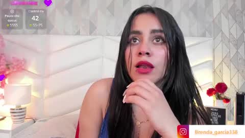 Snapshot of dulce_hiil_ chatting on December 2, 10:54 pm Monday 5-2 am From Tuesday to Friday5-1 am Colombia time online show from December 2, 10:54 pm