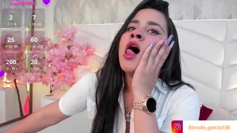 Snapshot of dulce_hiil_ chatting on December 24, 12:00 am Monday 5-2 am From Tuesday to Friday5-1 am Colombia time online show from December 24, 12:00 am
