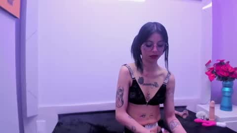 Snapshot of dulce_miiaa chatting on October 10, 7:19 pm dulce_miiaa online show from October 10, 7:19 pm