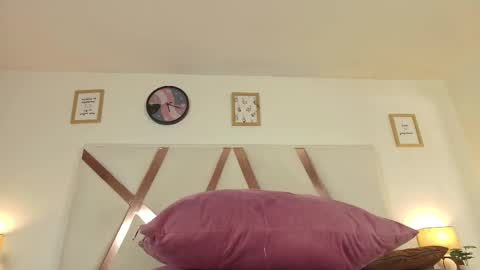 DULCE AURORA online show from March 12, 3:35 am