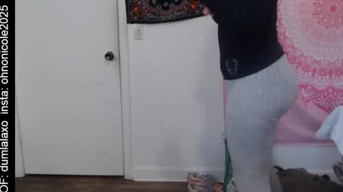 the only advantage you have over me is that u can kiss my ass and i cant  online show from March 3, 8:04 pm