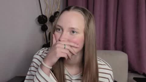 Jenny online show from December 3, 8:00 pm