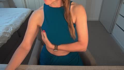 Ambertje040 online show from November 13, 8:13 am