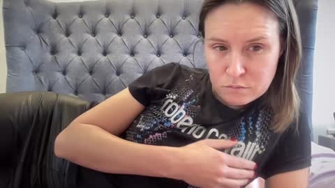 Nadia Ferreira  online show from December 18, 10:31 am