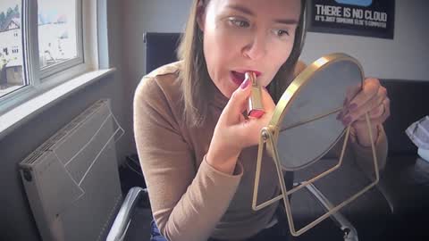 Nadia Ferreira  online show from February 20, 9:22 am