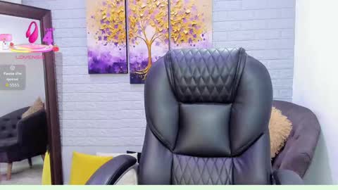 Snapshot of ebbafernandez1_ chatting on October 2, 11:59 am online show from October 2, 11:59 am