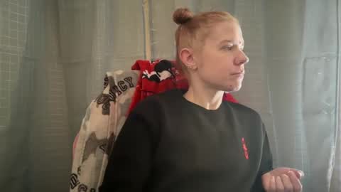 Snapshot of ebony8ivory chatting on March 2, 3:09 pm americnbarbie online show from March 2, 3:09 pm