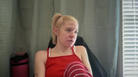 Snapshot of ebony8ivory chatting on October 5, 4:01 pm americnbarbie online show from October 5, 4:01 pm
